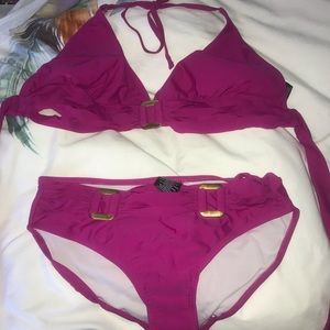 Bikini top and bottoms! 👙